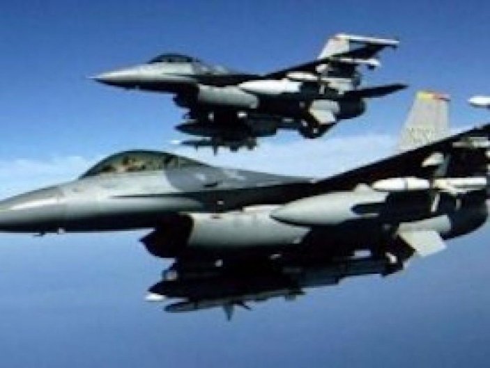 Yunan F-16'larından taciz