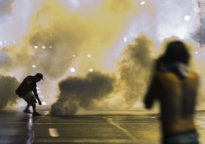 Ferguson'da eylemci gruba özel timler müdahale etti