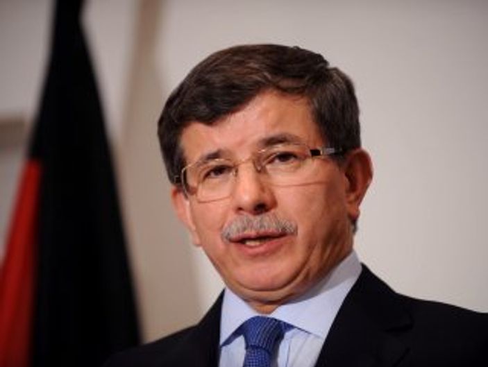Davutoğlu Sayın Başbakanım diye karşılandı