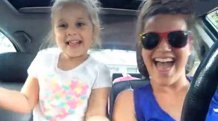 Anne kızdan muhteşem düet