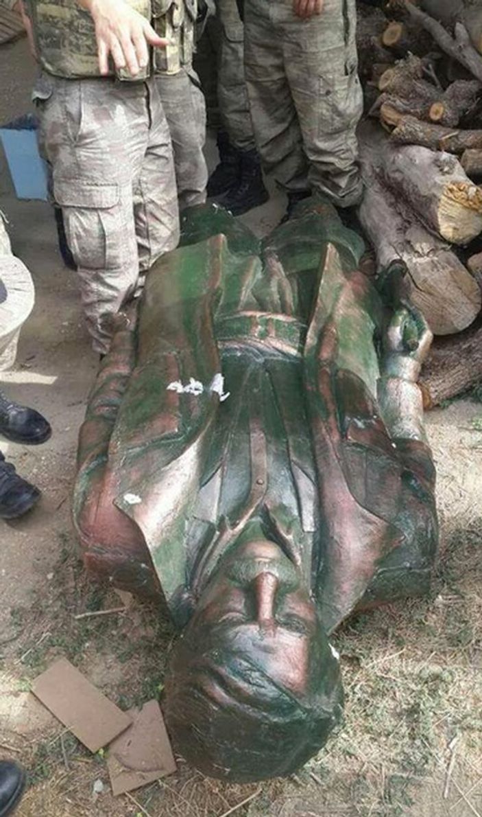PKK'lı heykeli depoya kaldırıldı