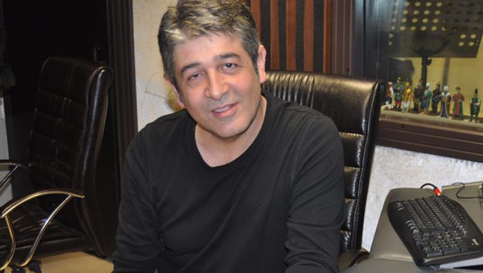 Murat Göğebakan'dan bayrağı oğlu devraldı