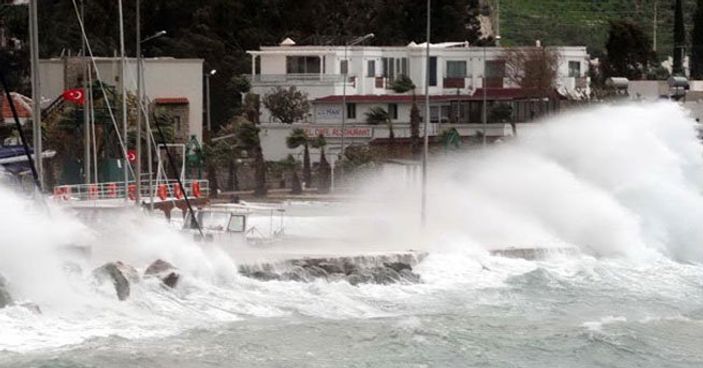 Meteoroloji'den İstanbul'a şiddetli fırtına uyarısı