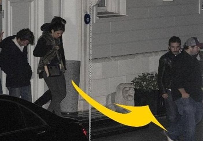 Şahan Gökbakar sevgilisini denizden kaçırdı