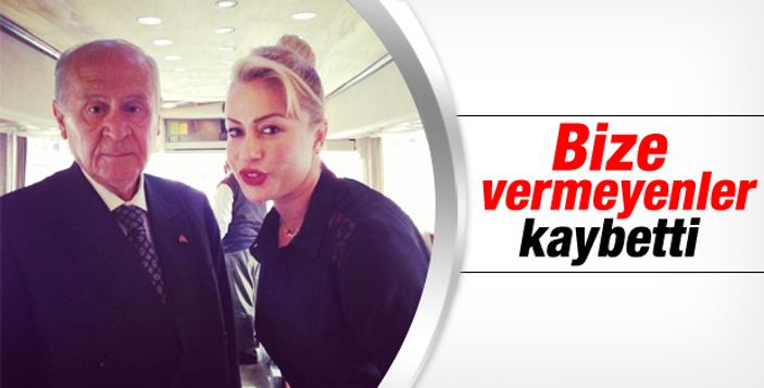 Yeliz Yeşilmen tatilde İZLE