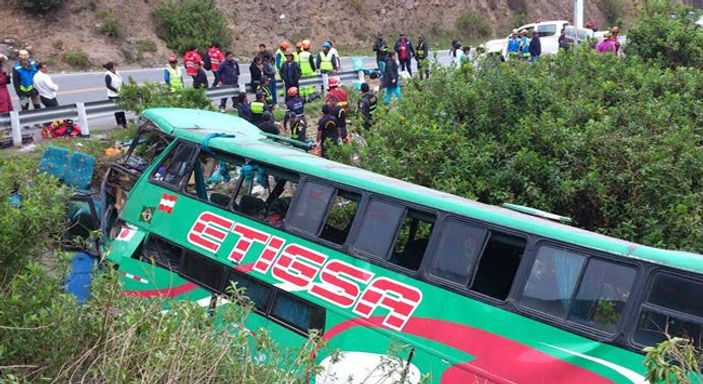 Kanada'da otobüs devrildi: 56 yaralı