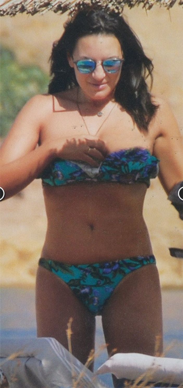 Yunan Bakan Olga Kefaloyani bikinisiyle yakalandı