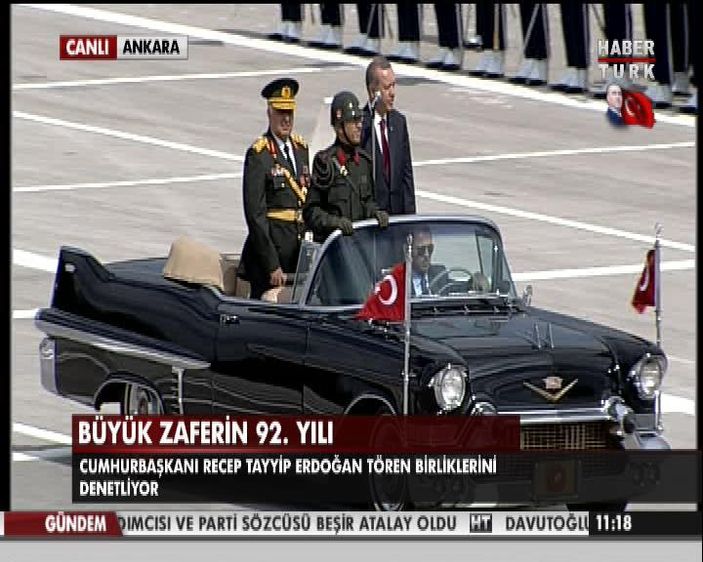 Cumhurbaşkanı Erdoğan tören kıtasını selamladı İZLE