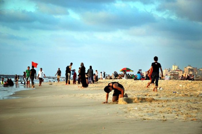 Gazzeliler uzun zaman sonra sahillere akın ettiler