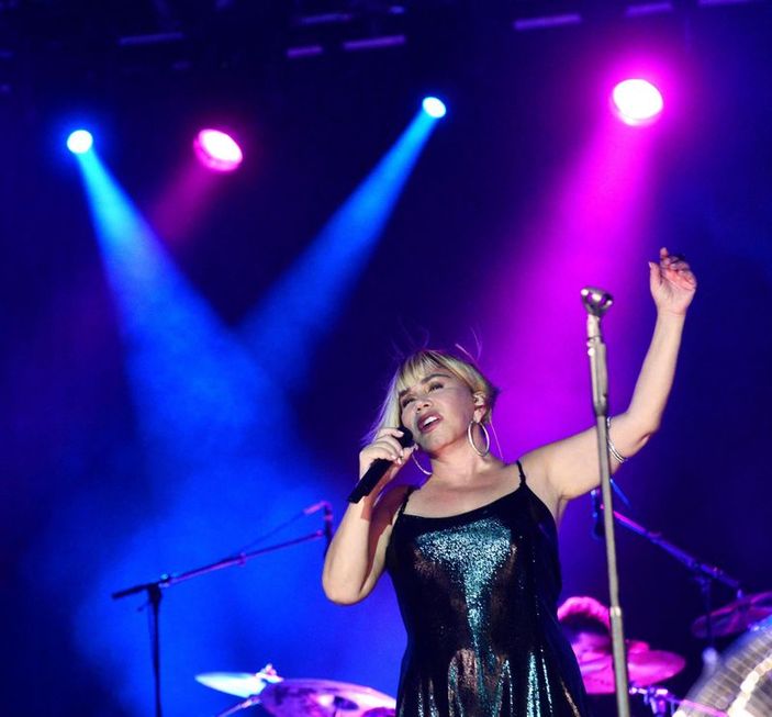 Sezen Aksu: Her dilde sevelim birbirimizi