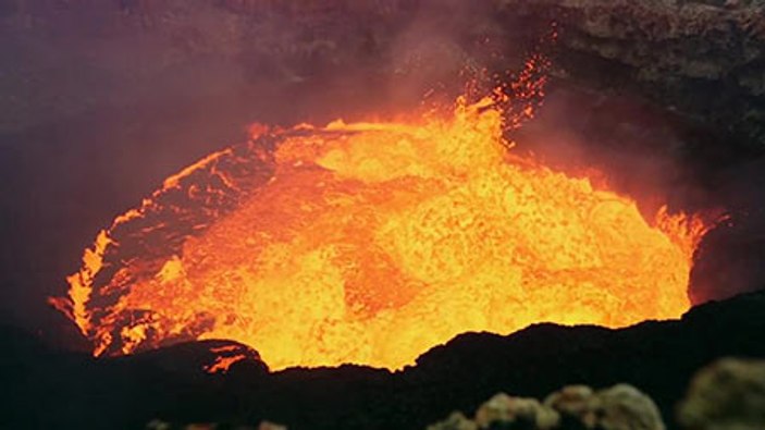 Vanuatu'da yanardağın içine indiler