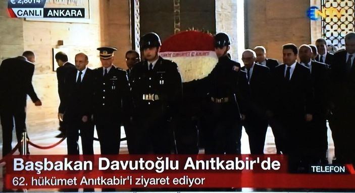 Başbakan Ahmet Davutoğlu Anıtkabir'i ziyaret etti İZLE