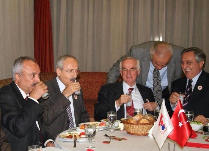 Kılıçdaroğlu'nun rakı sofrasında çekilmiş fotoğrafları
