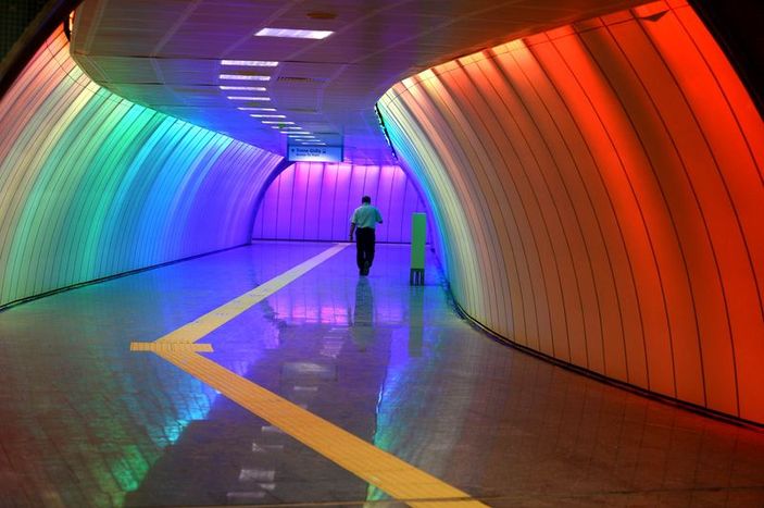 Boğaziçi öğrencilerine özel gökkuşaklı metro