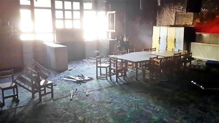 PKK'dan  Diyarbakır'daki 8 okula molotoflu saldırı