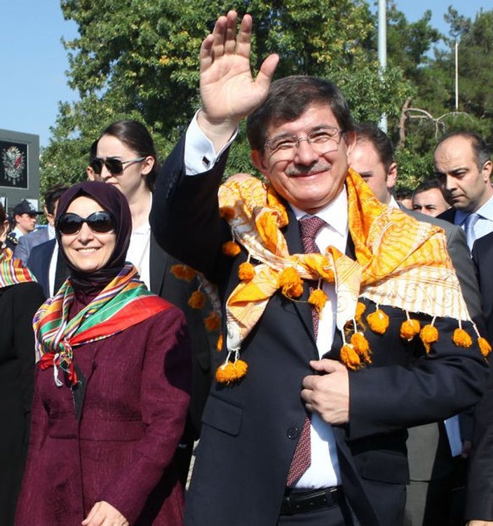 Başbakan Davutoğlu: Eyyüb El Ensari'den destur aldım