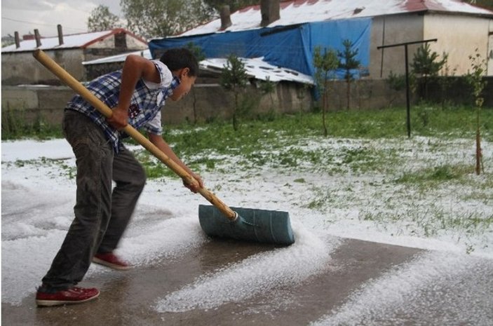 Ardahan'da dolu yağışı