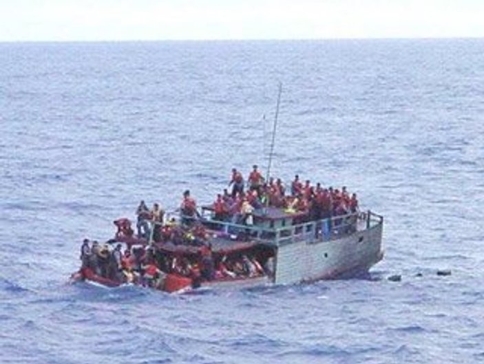 mülteci-gemi