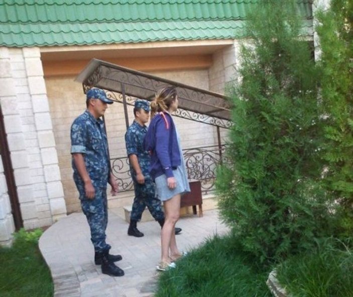Özbek liderinin ev hapsi verdiği kızı görüntülendi