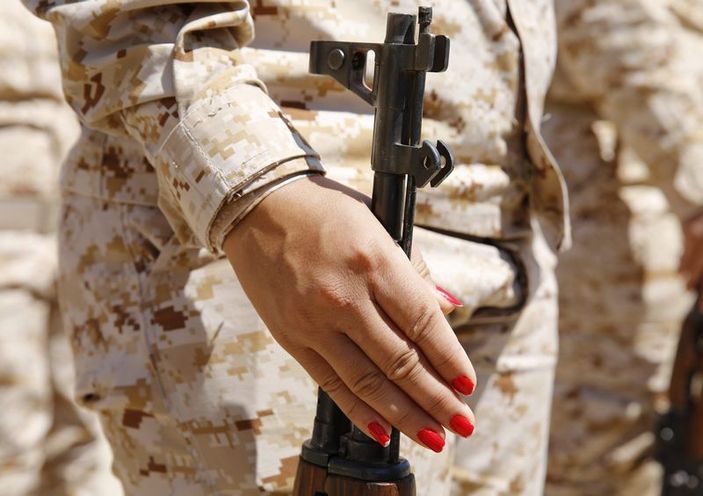 Kadın peşmergeler IŞİD'e karşı tetikte