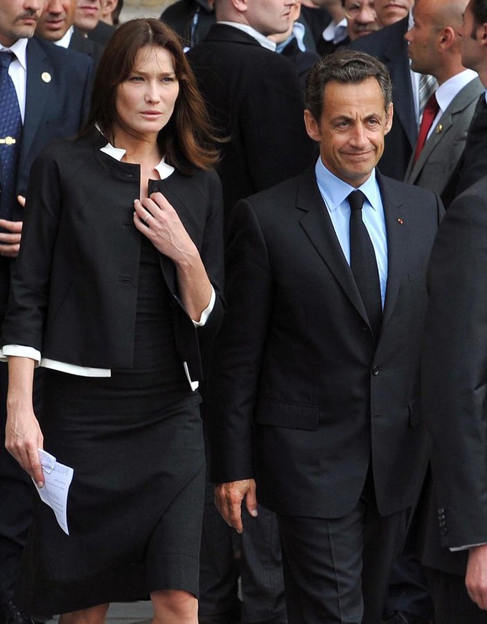 Sarkozy Fransa'da yeniden aday