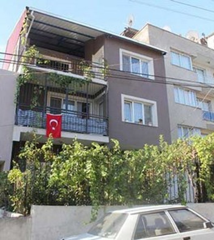 IŞİD'den kurtulan 46 Türkün evlerine bayrak asıldı
