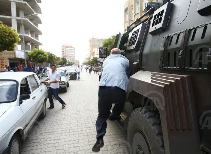 CHP'li Mahmut Tanal polis aracını kovaladı