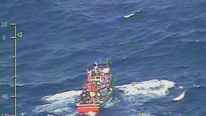 Kıbrıs açıklarında 300 mülteci mahsur kaldı