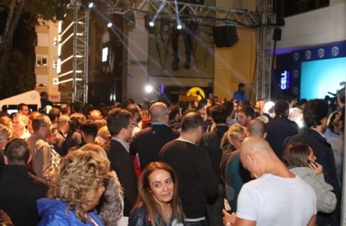 İstanbul'da iPhone 6 kuyruğu