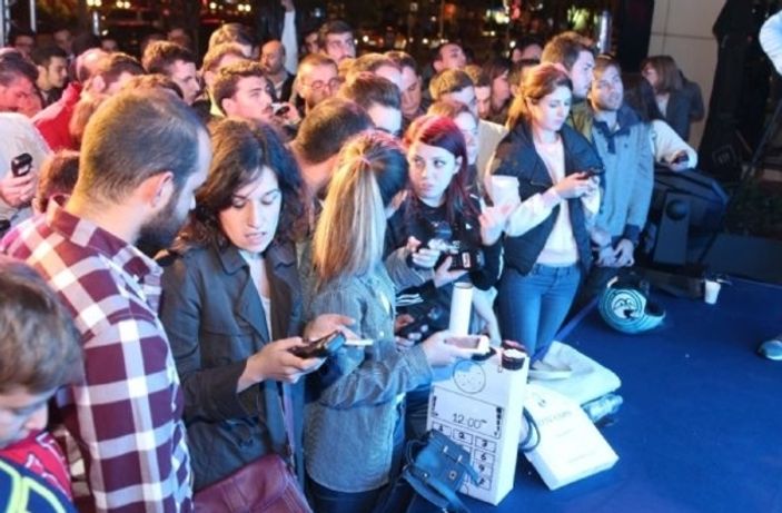 İstanbul'da iPhone 6 kuyruğu