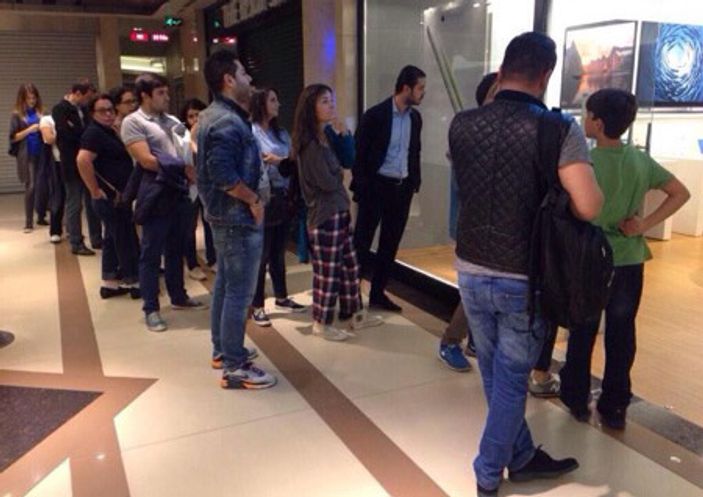 İstanbul'da iPhone 6 kuyruğu