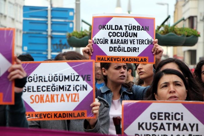 Kadıköy'de türbana hayır eylemi İZLE