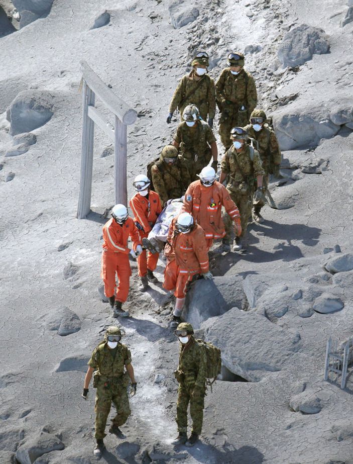 Japonya'daki yanardağ patlamasında 30 dağcı öldü