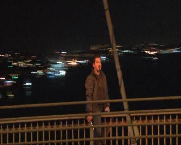 Boğaziçi Köprüsü'ndeki intihar girişimi trafiği kilitledi