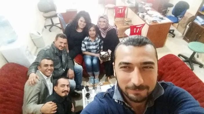 Kazara ölümüne sebep olduğu eşinin cenazesine katıldı