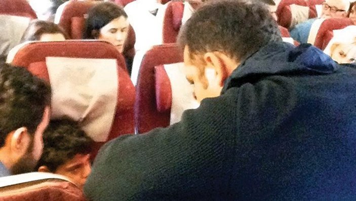 Ferhat Göçer'den uçakta tıbbi müdahale