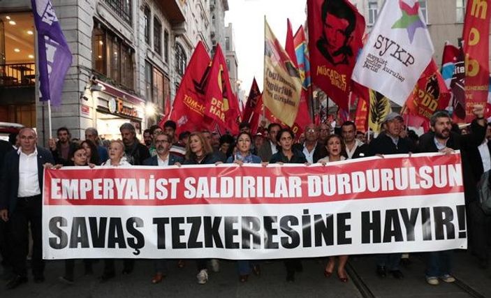 Taksim'de tezkereye hayır eylemi