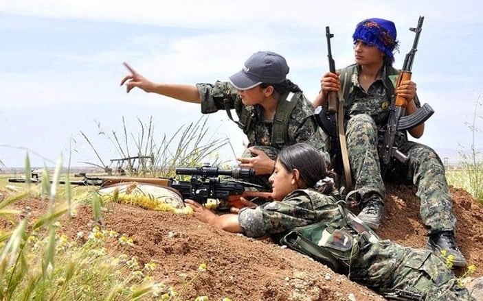 Kobani'de IŞİD'e karşı kadınlar da savaşıyor