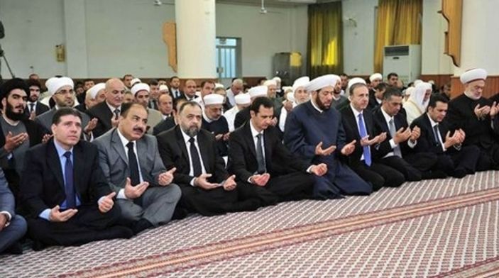Beşar Esad bayram namazı kıldı
