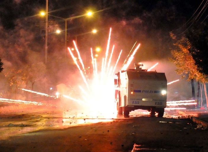 IŞİD bahanesiyle Türkiye genelinde izinsiz gösteriler