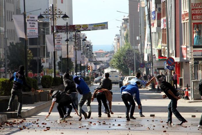 IŞİD bahanesiyle Türkiye genelinde izinsiz gösteriler