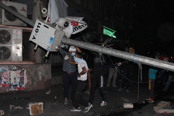 Diyarbakır uçuşları iptal edildi