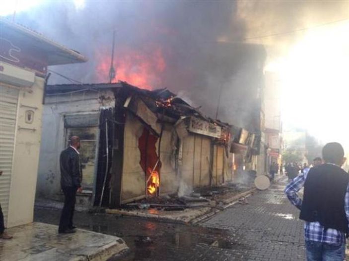 Van'ın Erciş ilçesi savaş alanına döndü