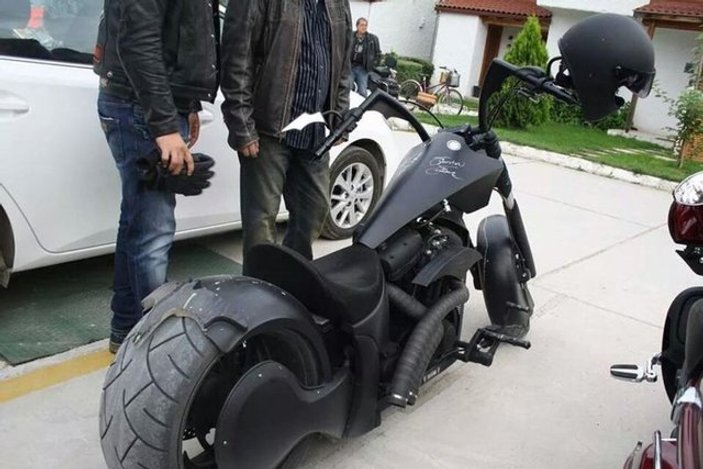 Tamer Karadağlı motosiklet kazası geçirdi İZLE