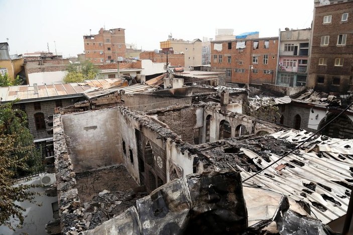 Diyarbakır'da Ziya Gökalp Müzesi yakıldı İZLE