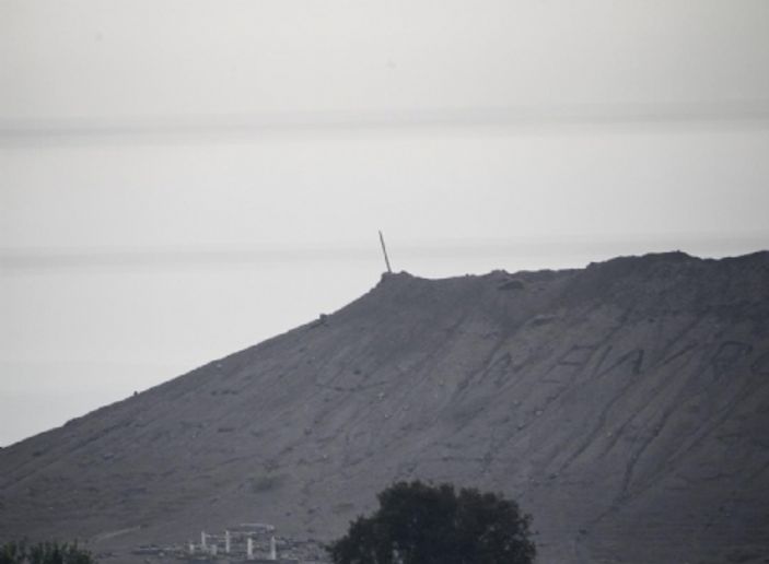 IŞİD'in Kobani'ye diktiği bayrak yerinde yok