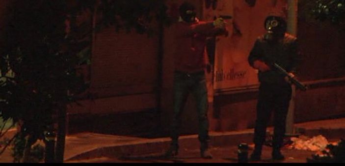 İstanbul'da eli silahlı kişiler görüntülendi