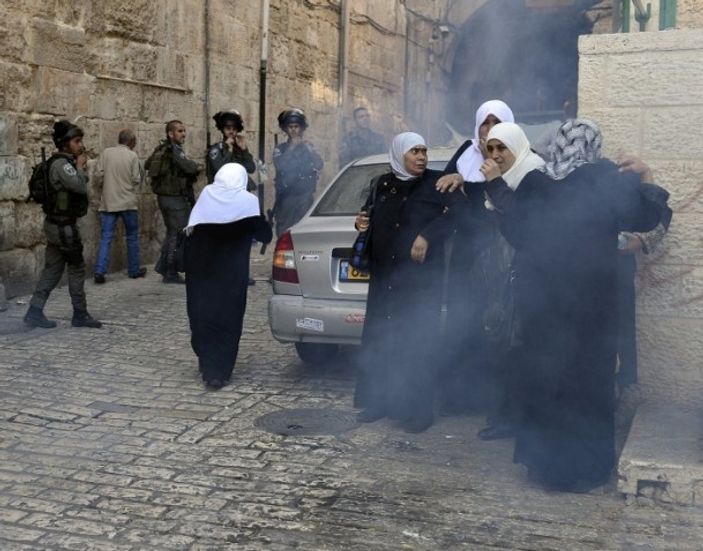 İsrail polisi Mescid-i Aksa'ya girişi engelledi