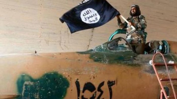 Suriye IŞİD'in elindeki uçakları imha ettiğini duyurdu