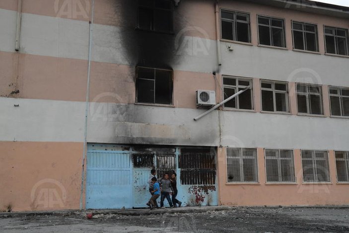 PKK'lılar Siirt'te aynı okulu ikinci kez yaktı